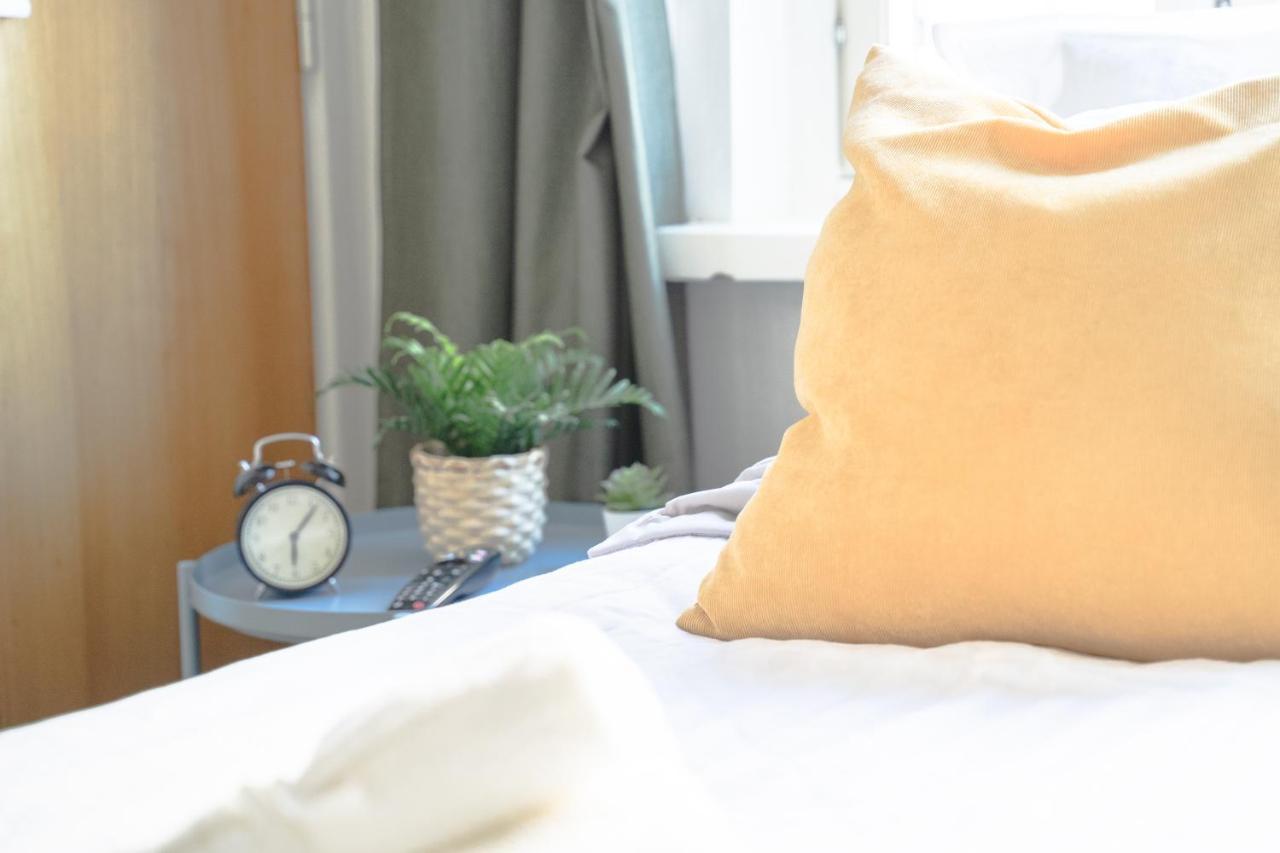 Studio Apartment In The Heart Of Jakobstad Bagian luar foto